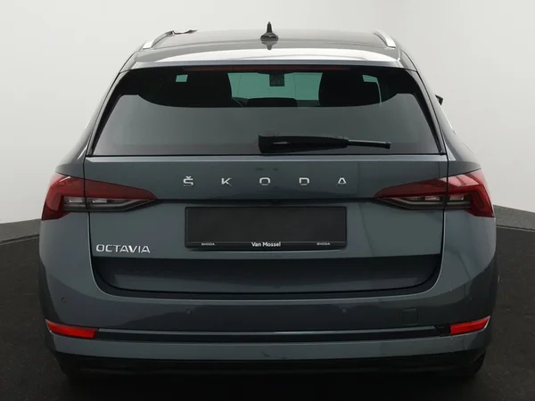 SKODA Octavia Combi (2022) — foto 18 van 23