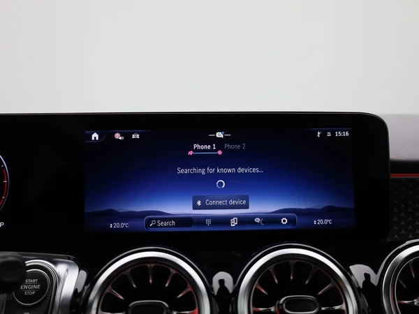 Mercedes-Benz GLB (2025) — foto 15 van 45