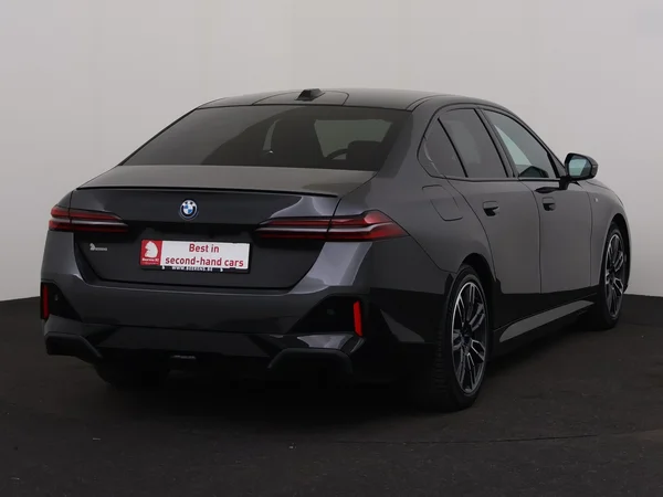 BMW i5 (2024) — foto 23 van 35