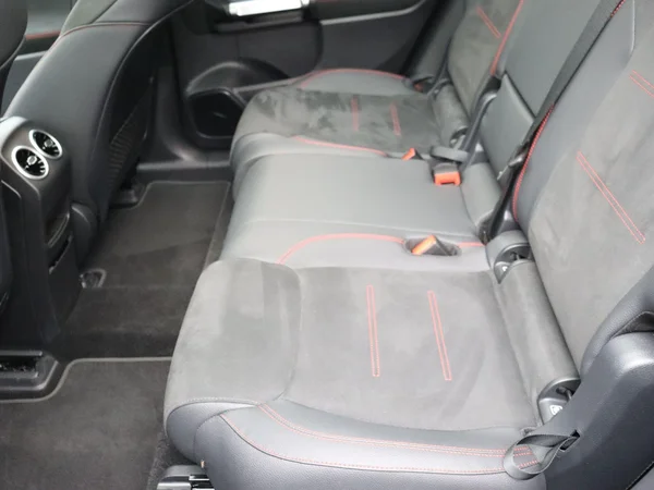 Mercedes-Benz EQB (2025) — foto 11 van 28