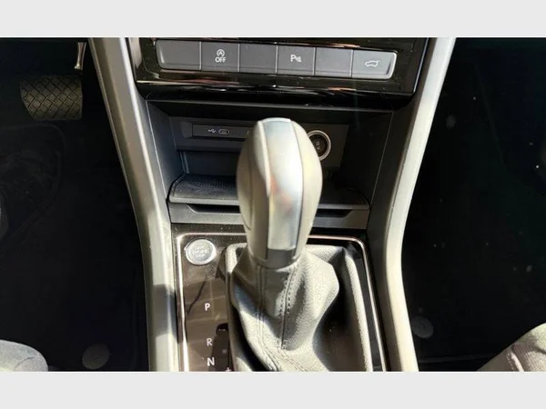 VOLKSWAGEN Touran (2026) — foto 10 van 22