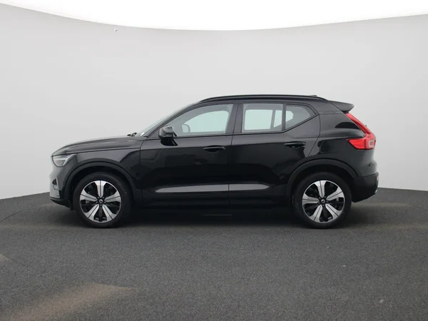 Volvo XC40 (2023) — foto 34 van 45