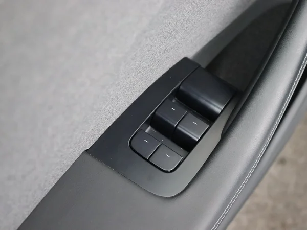 TESLA Model 3 (2024) — foto 17 van 28