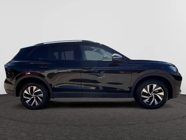 VOLKSWAGEN Tiguan (2026) — foto 18 van 21