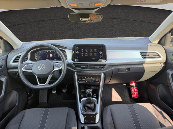 VOLKSWAGEN T-Roc (2024) — foto 18 van 19