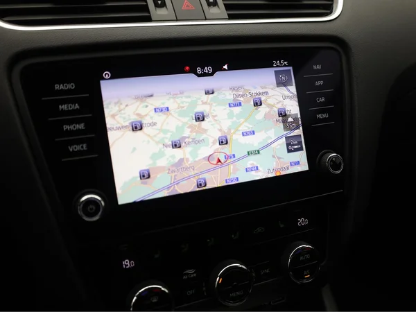 SKODA Octavia Combi (2018) — foto 9 van 19