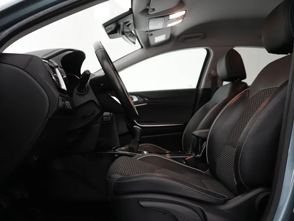 Kia XCeed (2024) — foto 3 van 28