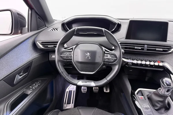 Peugeot 3008 (2018) — foto 16 van 36