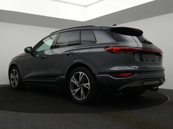 AUDI Q6 e-tron (2026) — foto 21 van 23