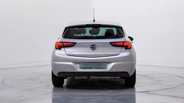 Opel Astra (2019) — foto 34 van 53
