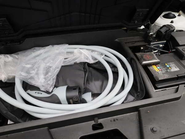 Kia Niro (2024) — foto 30 van 49