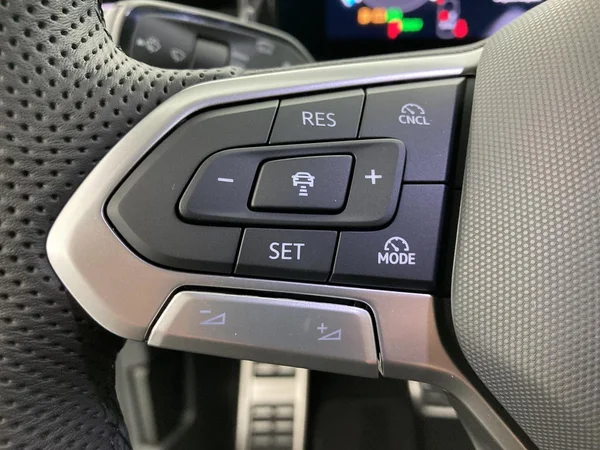 VOLKSWAGEN T-Roc (2026) — foto 2 van 36