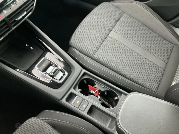 SKODA Octavia Combi PHEV (2021) — foto 21 van 37