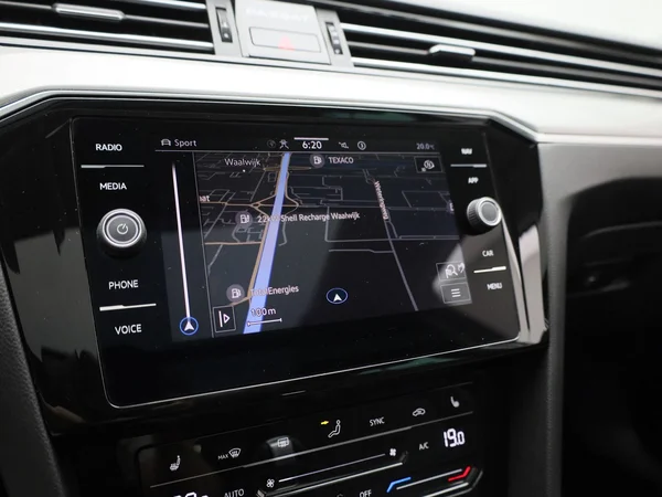 Volkswagen Passat (2024) — foto 16 van 37