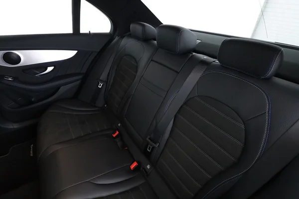Mercedes-Benz C-Klasse (2021) — foto 5 van 16