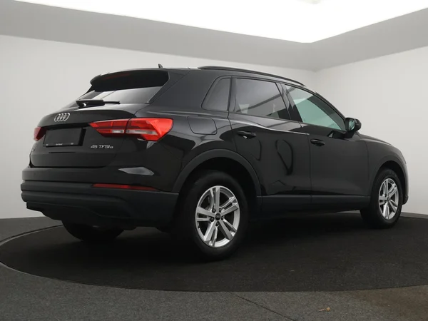 AUDI Q3 PHEV (2023) — foto 12 van 27