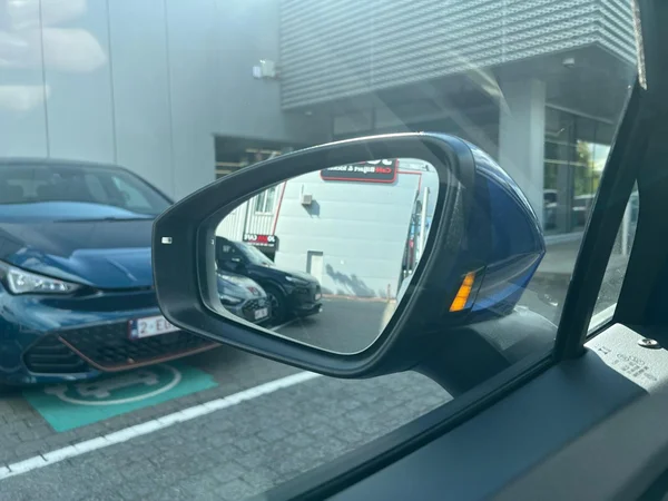 VOLKSWAGEN ID.4 (2023) — foto 9 van 24