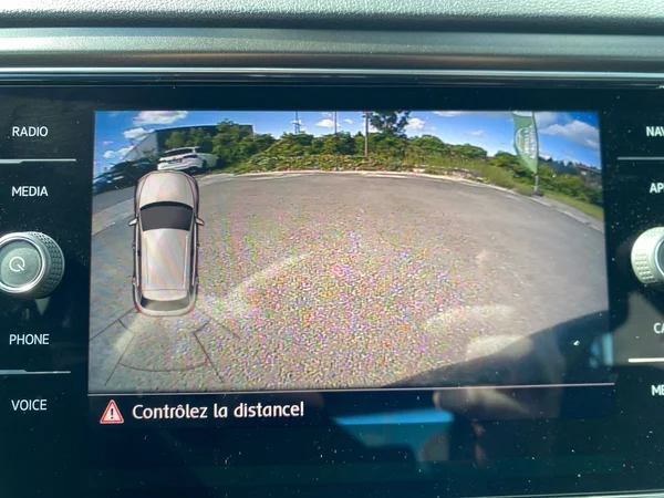 VOLKSWAGEN T-Roc (2018) — foto 10 van 18