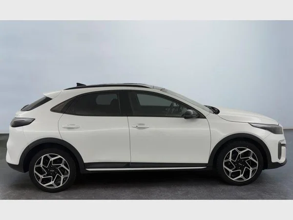 Kia XCEED (2024) — foto 23 van 33
