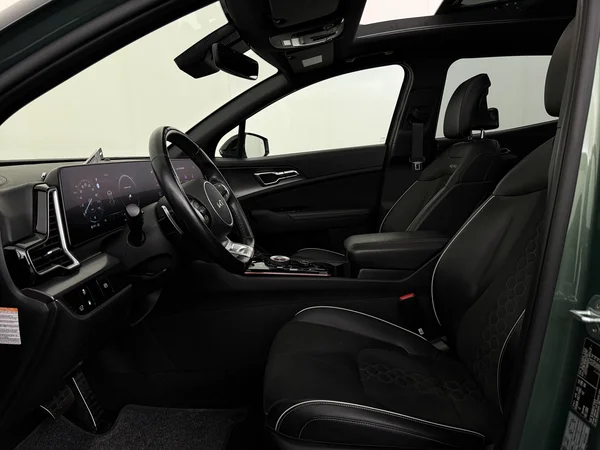 KIA Sportage (2023) — foto 2 van 36
