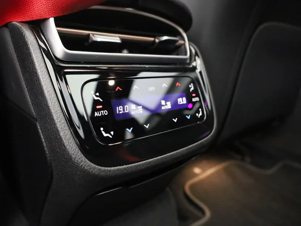 Mercedes-Benz EQE (2022) — foto 47 van 72