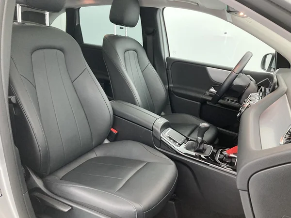 MERCEDES-BENZ B 180 (2022) — foto 22 van 36