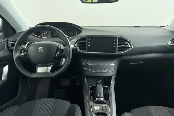 Peugeot 308 (2020) — foto 8 van 30