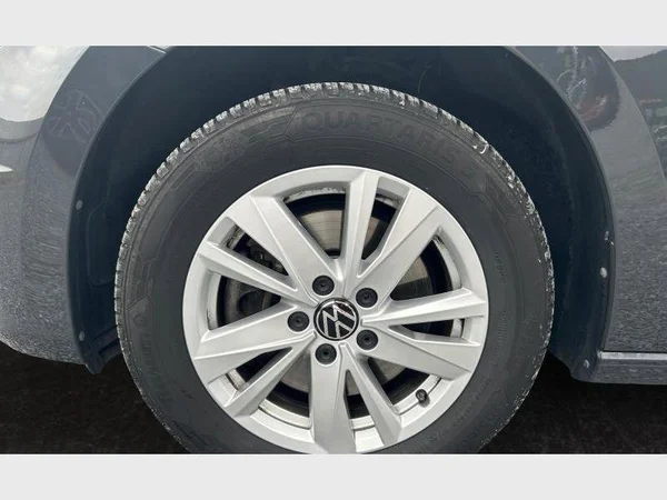 Volkswagen TOURAN (2024) — foto 22 van 29