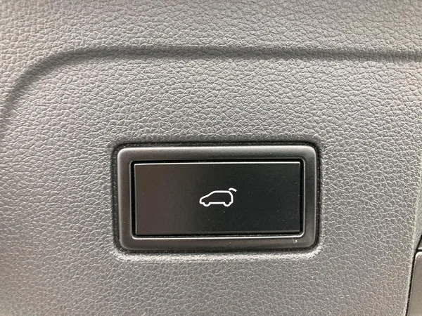 VOLKSWAGEN Touran (2020) — foto 22 van 31