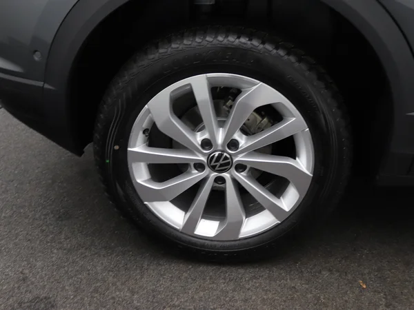 VOLKSWAGEN T-Roc (2024) — foto 4 van 25