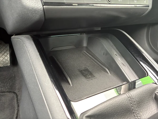 SKODA Kamiq (2023) — foto 3 van 22