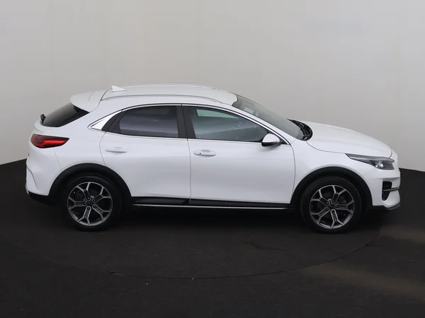 KIA XCeed (2021) — foto 29 van 33