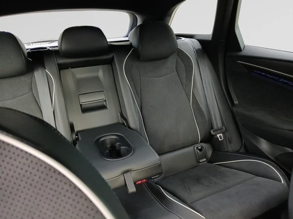 VOLKSWAGEN ID.7 Tourer (2026) — foto 2 van 12