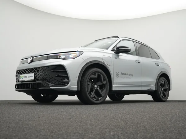 VOLKSWAGEN Tiguan eHybrid (PHEV) (2025) — foto 23 van 41