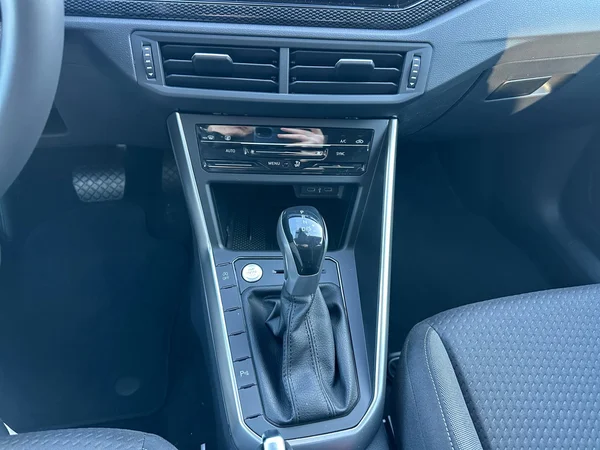 VOLKSWAGEN Taigo (2025) — foto 4 van 20