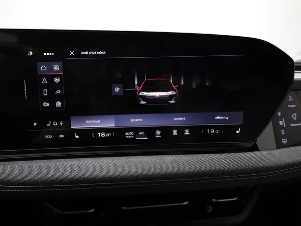 AUDI A6 Sportback e-tron (2026) — foto 15 van 23