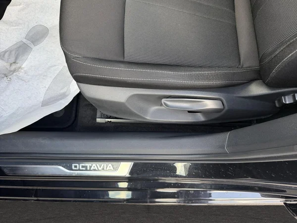 SKODA Octavia Combi Dsl (2023) — foto 16 van 20