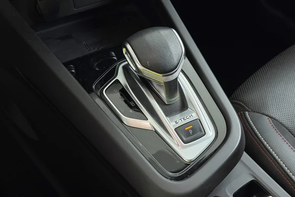 Renault Arkana E-TECH (HEV) (2022) — foto 2 van 28