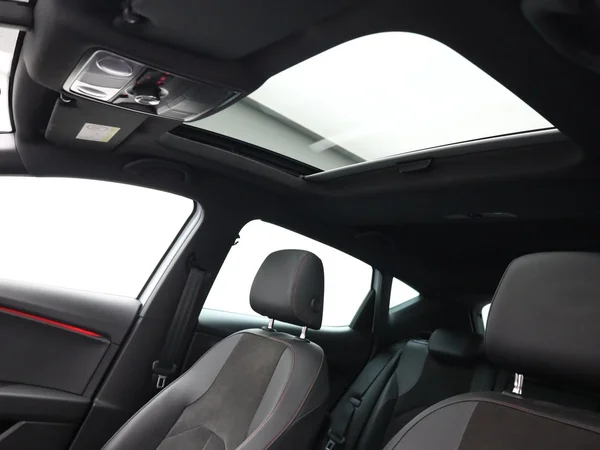SEAT Leon (2020) — foto 15 van 22