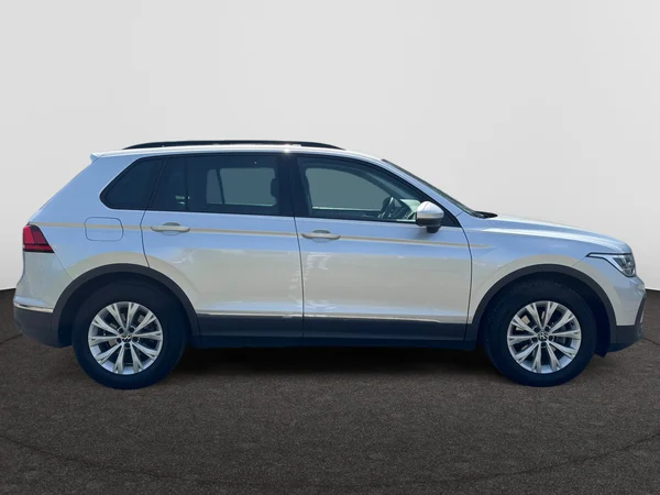 VOLKSWAGEN Tiguan (2022) — foto 20 van 23