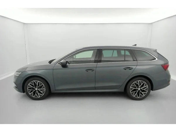 SKODA Octavia Combi (2021) — foto 21 van 36
