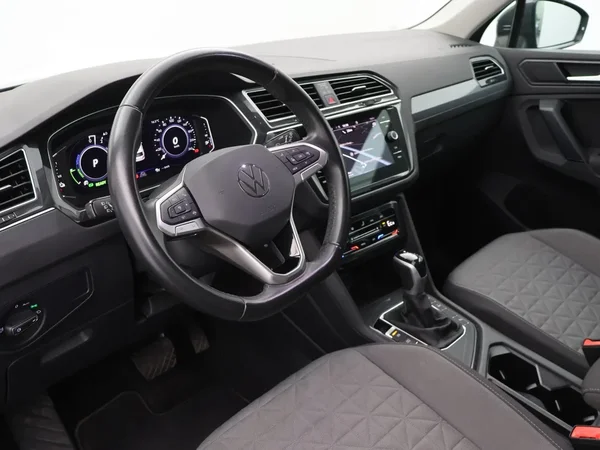 Volkswagen Tiguan (2022) — foto 15 van 29