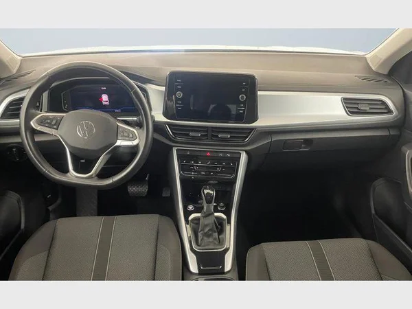 Volkswagen T-Roc (2023) — foto 2 van 15
