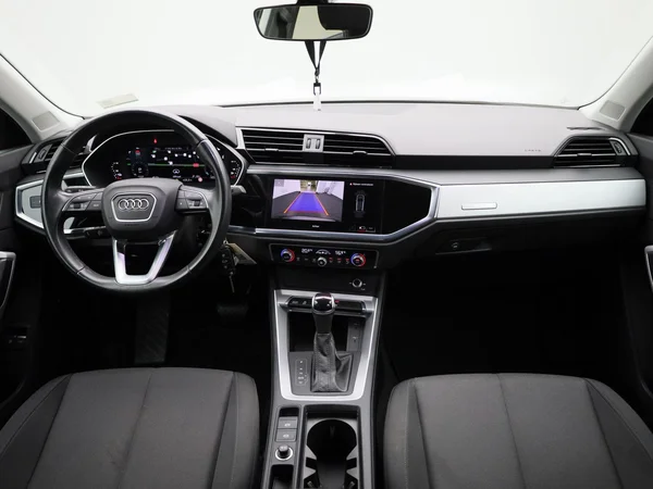 Audi Q3 (2023) — foto 35 van 42