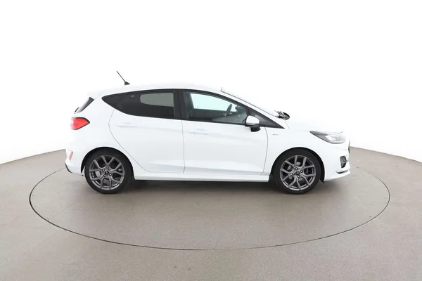 Ford Fiesta (2022) — foto 13 van 16