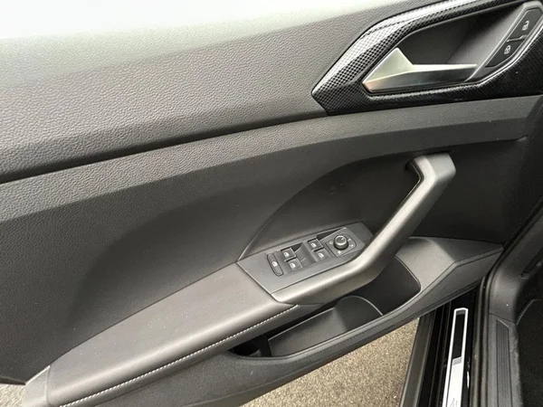 VOLKSWAGEN T-Cross (2026) — foto 7 van 23