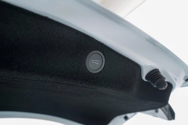 Tesla Model 3 (2024) — foto 8 van 47