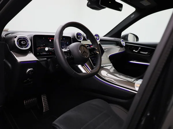 Mercedes-Benz GLC (2025) — foto 32 van 49