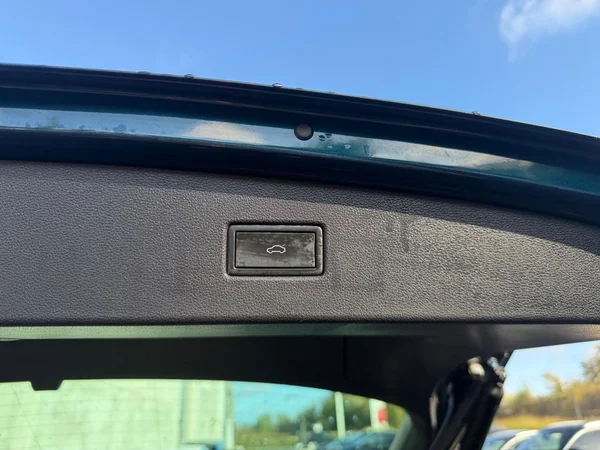 VOLKSWAGEN Tiguan (2022) — foto 13 van 22
