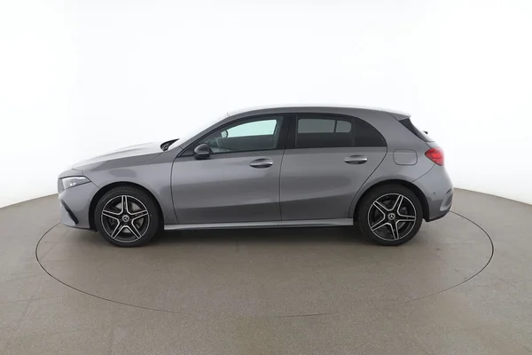 Mercedes-Benz A-Klasse (2023) — foto 9 van 16